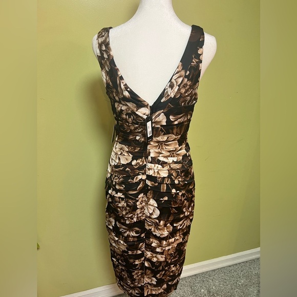 Express Elegant Ruched Floral Midi Dress – Black, Brown & Beige – size 4 - Picture 7 of 16